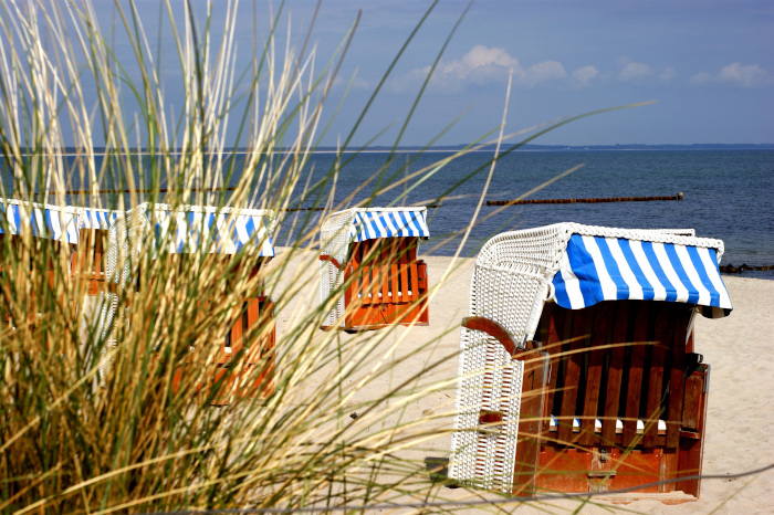 Strandkörbe am Deich in Wilhelmshaven - ein beliebtes Ausflugsziel